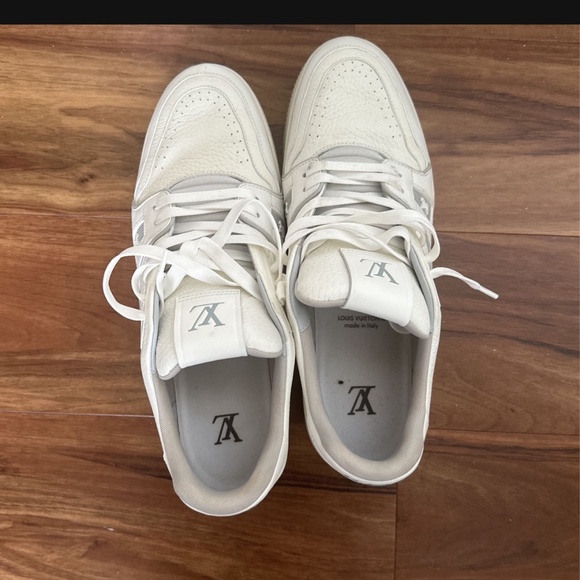 Louis Vuitton Sneakers - Picture 1 of 3